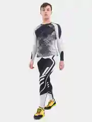 Багровый мужской спортивный костюм: рашгард и тайтсы