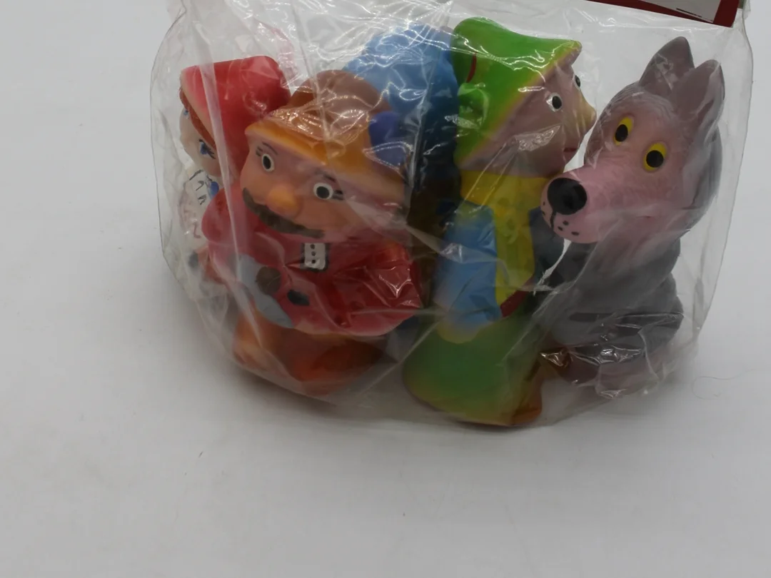 Игрушка "Красная шапочка", пластмассовая, из ПВХ-пластизоля