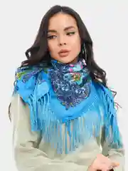 Голубой платок с бахромой