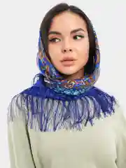 Синий платок с бахромой