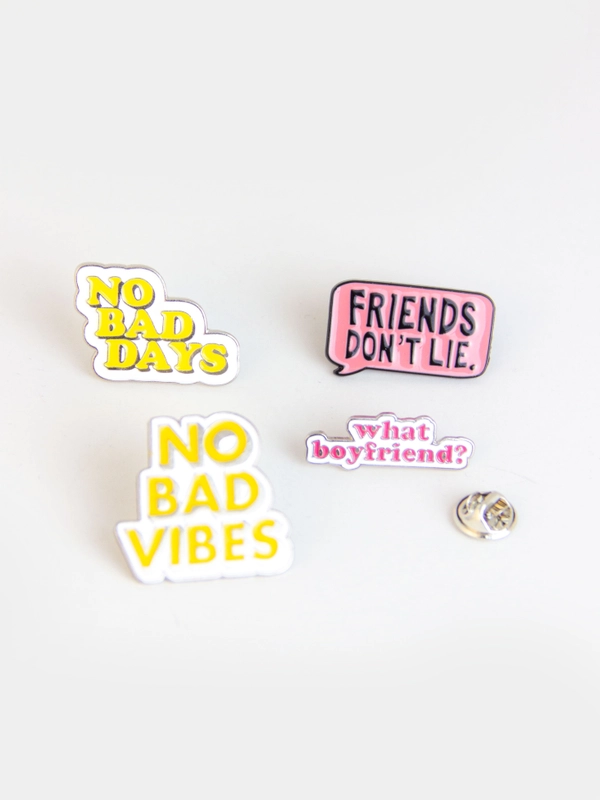Металлический значок "NO BAD DAYS"