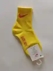 Желтый спортивные женские носки
