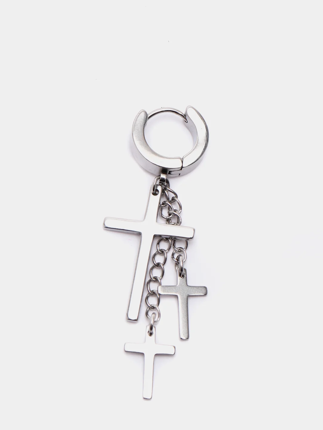 Серьга из стали с цепями и крестами