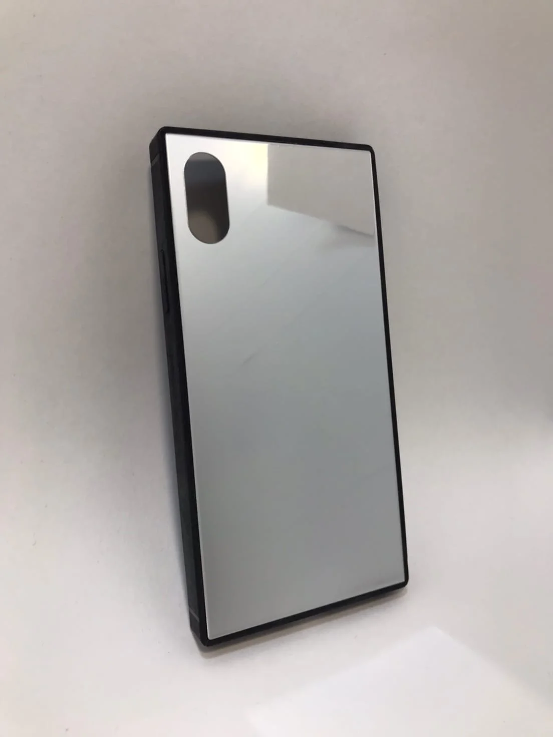 Черный защитный силиконовый чехол для iPhone X / XS