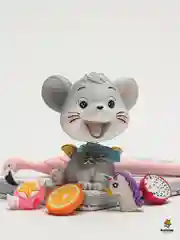 Фигурка веселой мышки