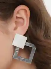 Белый серьги Busi
