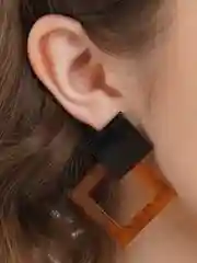 Черный серьги Busi