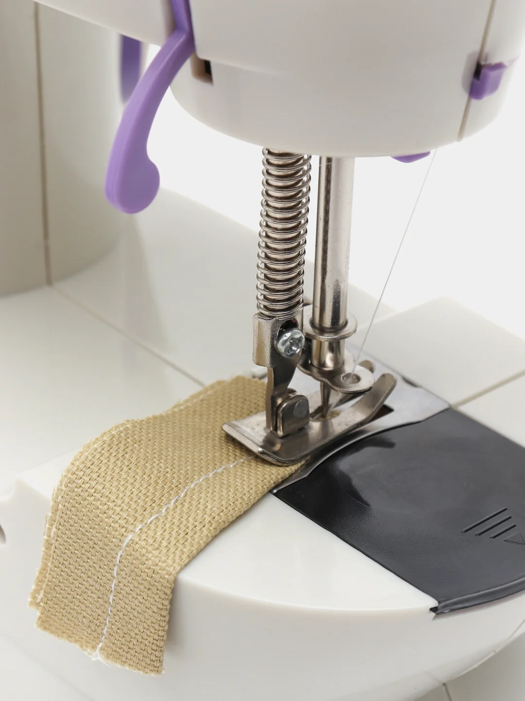 Швейная машинка Mini Sewing Machine SM-202A, портативная