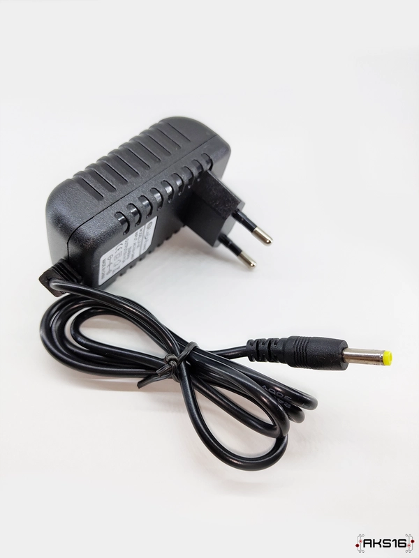 Блок питания 5V 2A штекер 4.0мм / Сетевое зарядное устройство Live Power LP-05