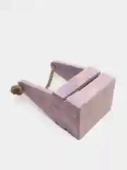 Белый деревянный ящик