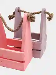Белый деревянный ящик