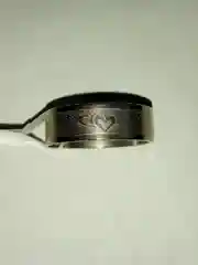 Угольный кольца с узором "Сердце"