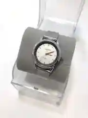 Серебряный женские часы с металлическим ремешком