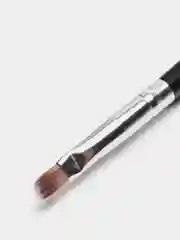 Кисть для теней и подводки, плоская, Triumph HBE-01