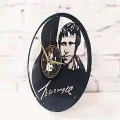 Часы из виниловой пластинки "Высоцкий"