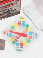 Напольная игра "Твистер" с картами "Мафия" в коробке