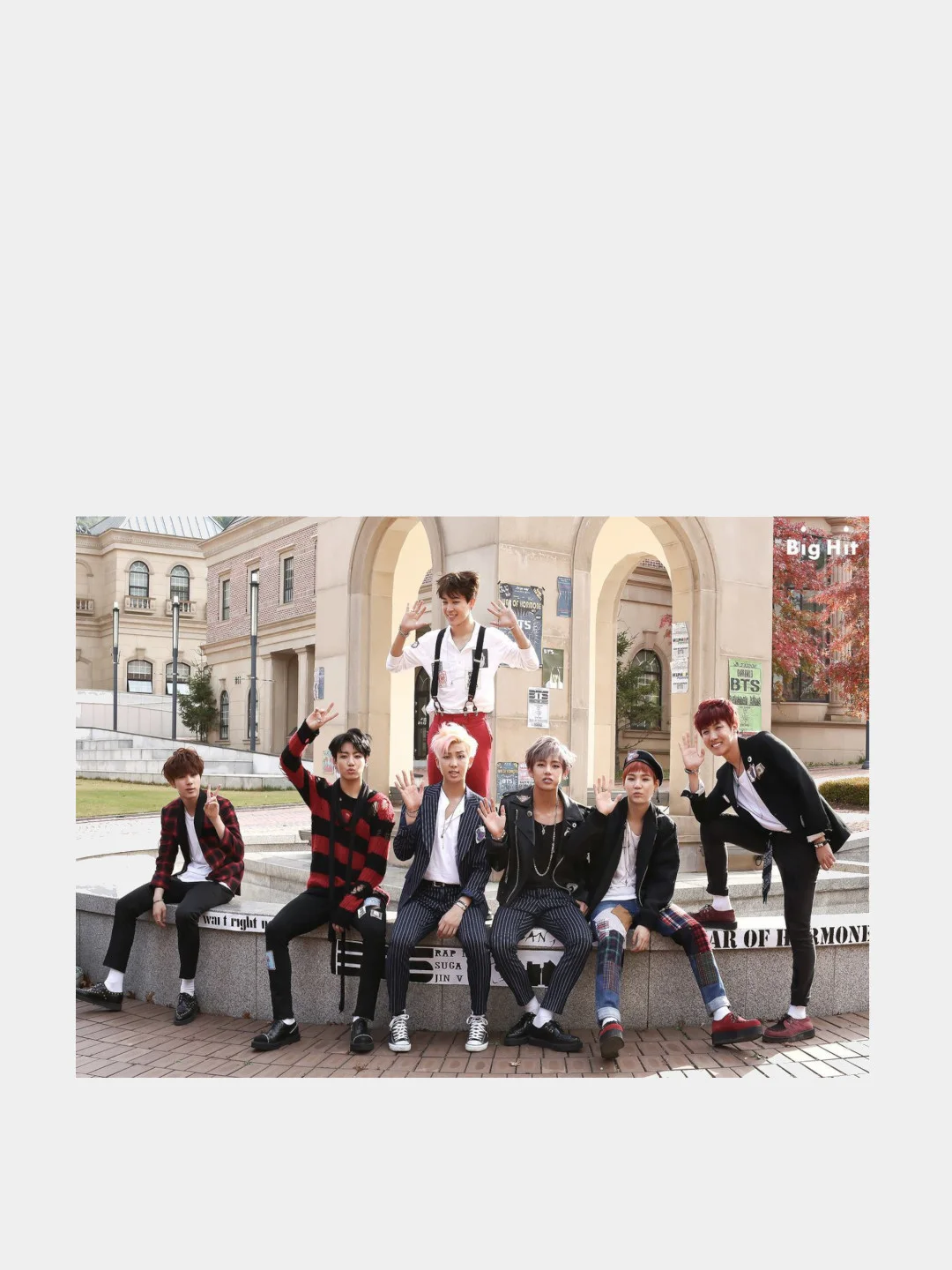 Коралловый открытка в крафт-конверте с принтом группы BTS