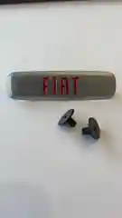 Комплект шильдиков металлических с эмблемой авто "FIAT" и 4 винтовыми креплениями (Пара)