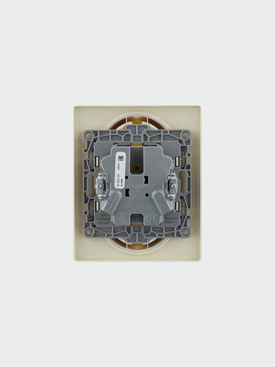 Розетка Legrand Etika, 16 А, с заземлением, слоновая кость (У)