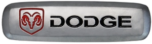 Комплект шильдиков металлических с эмблемой авто "DODGE" и 4 винтовыми креплениями (Пара)