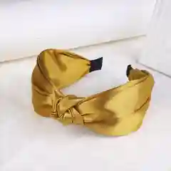 Ободок для волос с узлом