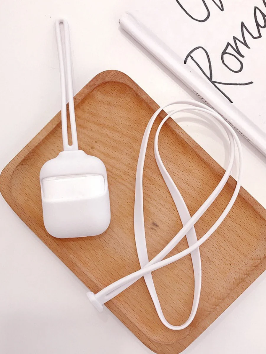 Белый силиконовый чехол для Airpods