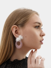 Серьги с меховыми шариками и кольцами Ionna