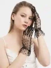 Сетчатые перчатки в горошек