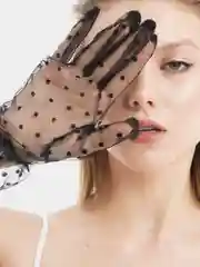 Сетчатые перчатки в горошек