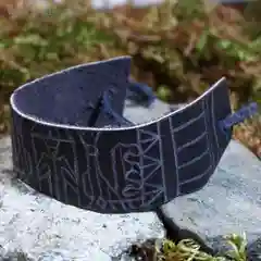 Черный браслет-оберег