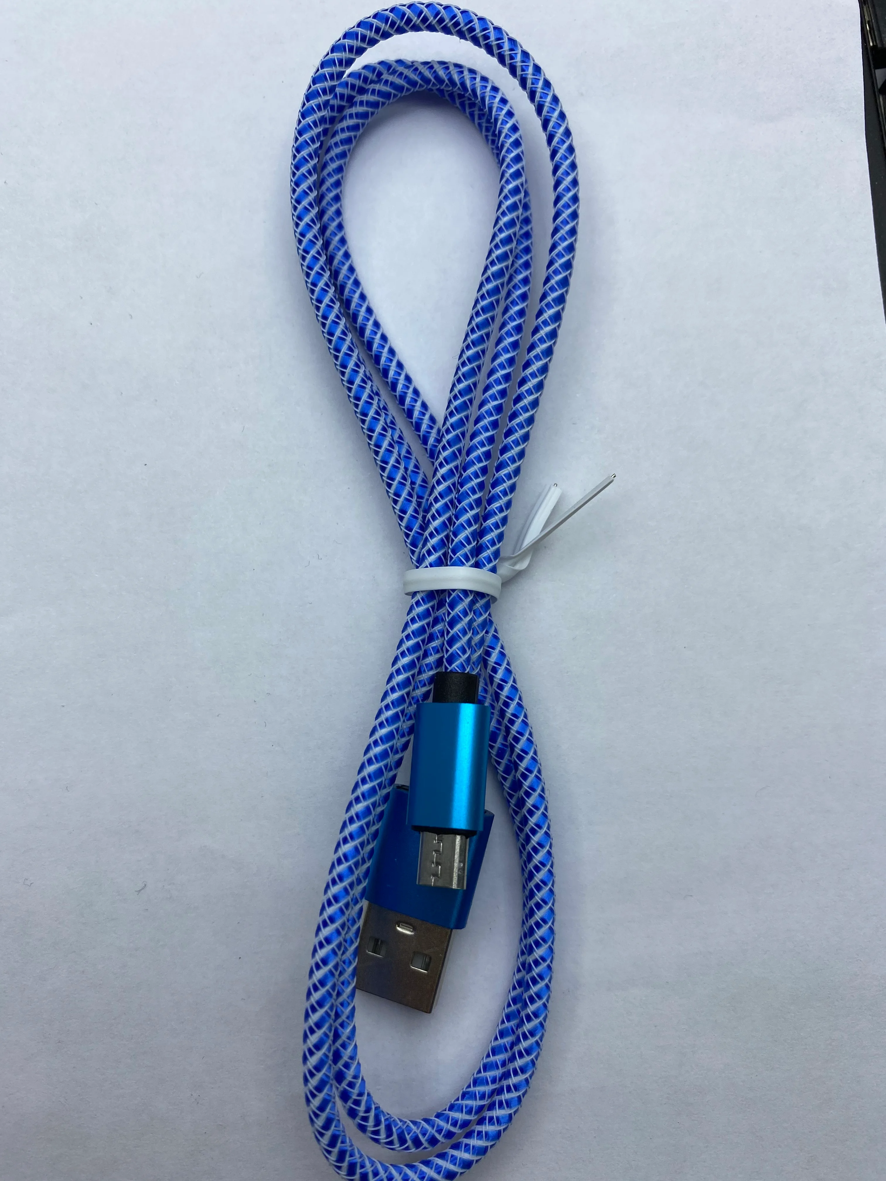 Голубой кабель Micro-USB