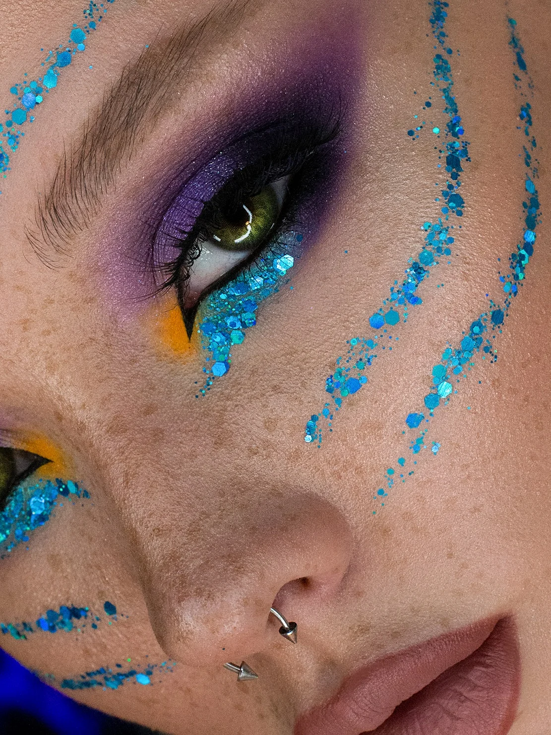Queridos Glitters. Глиттергель. Блёстки для лица и тела. Цвет "Голубая Бездна" 3 мл