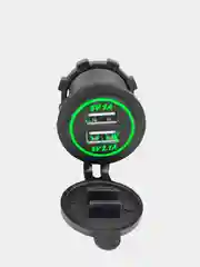 Зеленый зарядное устройство с 2 USB портами для мототехники, 12-24V