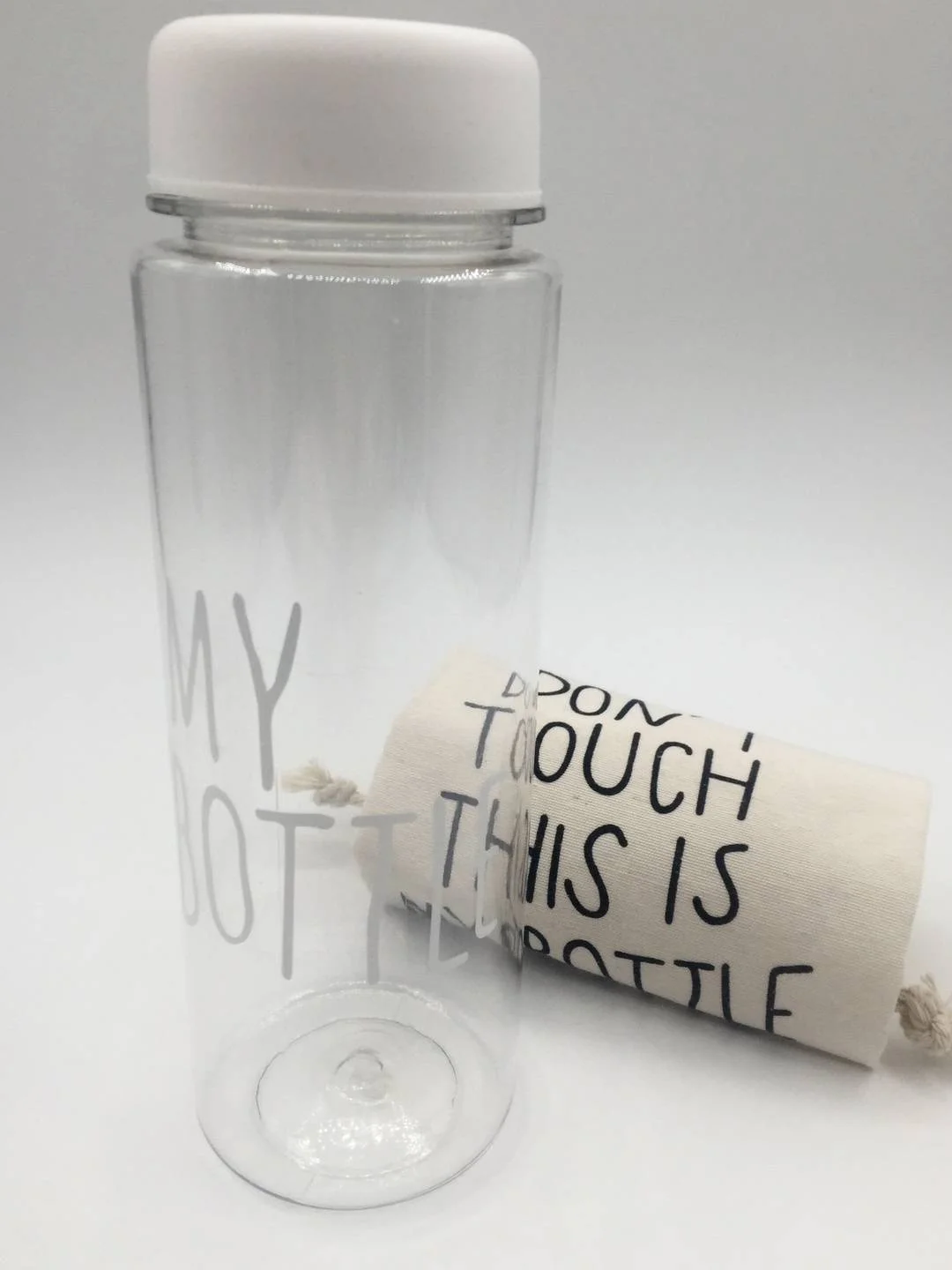 Белый спортивная бутылка для воды и коктейлей My Bottle с крышкой, в чехле
