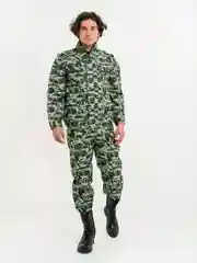 Зеленый камуфляжный костюм