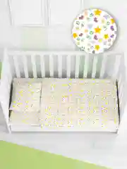 Розовый комплект постельного белья в кроватку "Звездочки и лапки", бязь