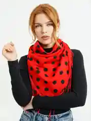 Красный платок в горошек