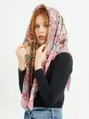 Розовый платок с рисунком "Коты"