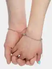 Серебряный парные браслеты на магните в подарочной упаковке / 4 вида