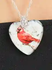 Красный цепочка с подвеской со  стеклянным кулоном в форме сердца, на подарок