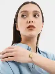 Браслет-талисман на нити "Цветок", 4 цвета