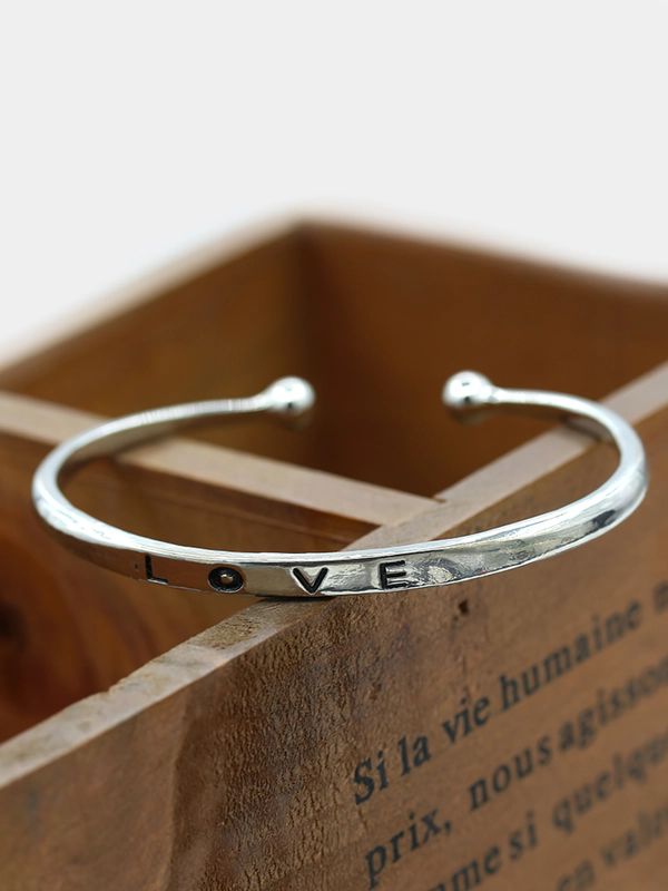 Браслет безразмерный Love