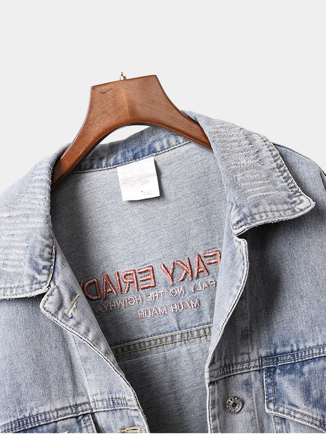 Женская джинсовая куртка с принтом купить по цене 3270 ₽ винтернет-магазине KazanExpress