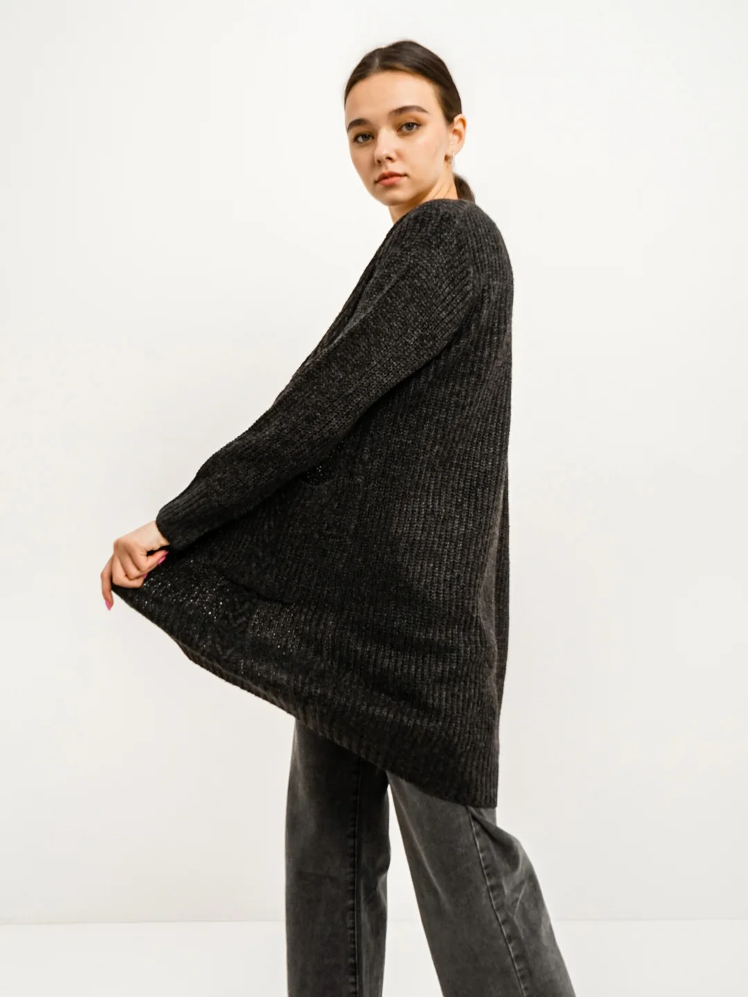Угольный кардиган вязаный свободного кроя без застежек Knit
