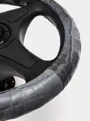 Оплетка чехол на руль M 37-39 см гладкая крокодил