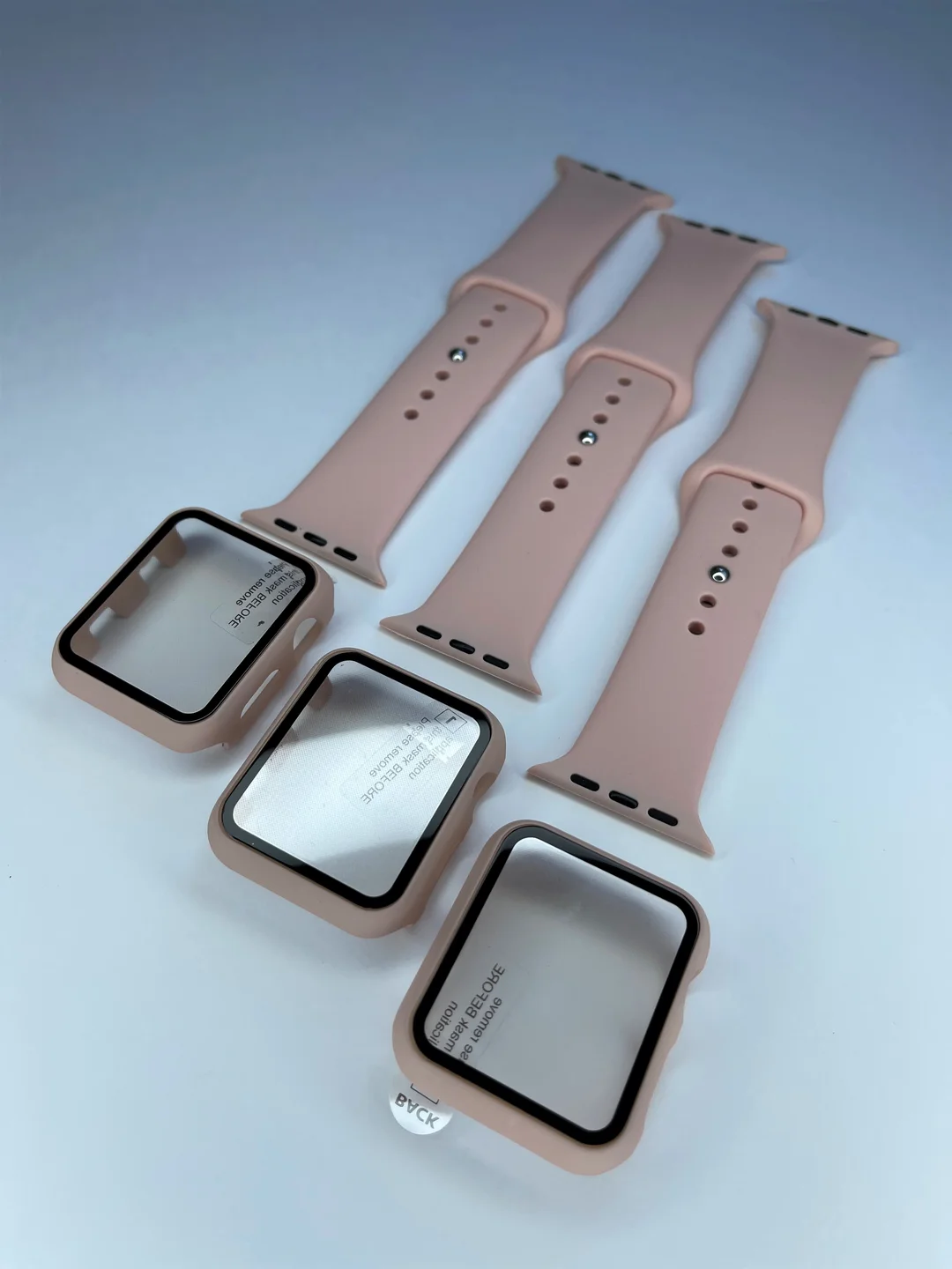 Бежевый силиконовый ремешок + защитная накладка со стеклом на корпус Apple Watch 40 mm