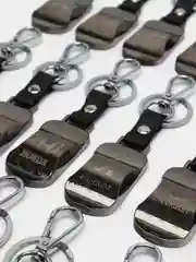 Брелок с логотипом авто