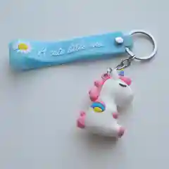 Белый брелок для ключей/на сумку/на рюкзак "Пони"