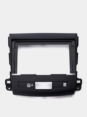 Монтажная рамка 22-004 Mitsubishi Outlander XL/Citroen C-Crosser/Peugeot, 2-din, 9 дюймов