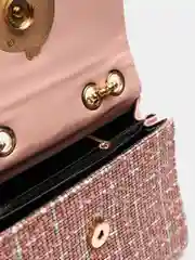 Маленькая шерстяная женская сумка на цепочке